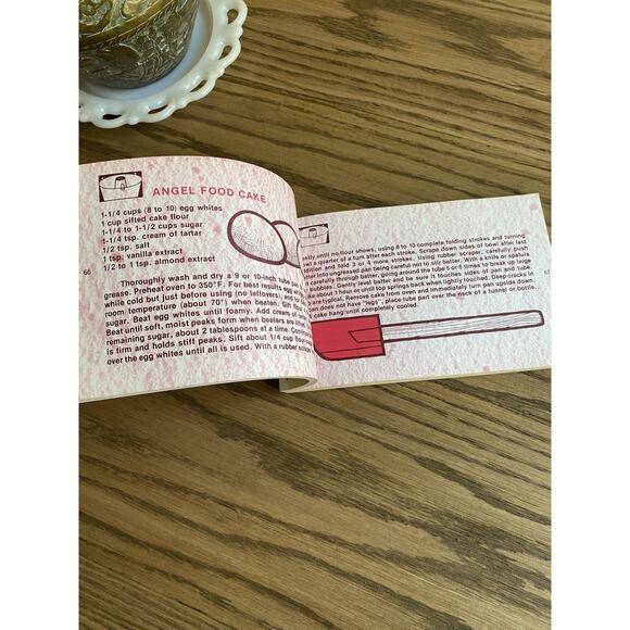 Vintage Cookbook 1978 Cakes and Pies Cookbook 2 in 1 Cookbook by Arlene Mueller - Picture 4 of 5